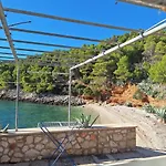Secluded Fisherman's Cove Medvidina, Hvar - 23709 Gdinj