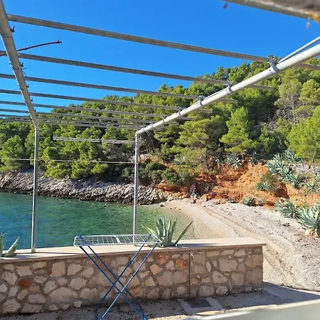 Secluded Fisherman's Cove Medvidina, Hvar - 23709 Gdinj